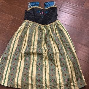 Anna coronation dress size 6
